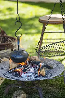 Deserted Campfire Stampe: Boiling over the fire