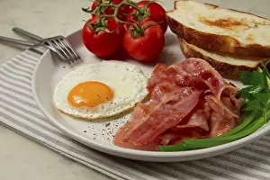 White Bread Breakfast Stampe: Breakfast, fried egg, bacon and bread