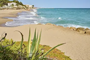 Sandy Beach Spain Stampe: Breaking waves on a sandy beach