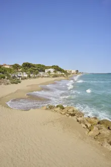 Spanish Coastline Stampe: Breaking waves on a sandy beach