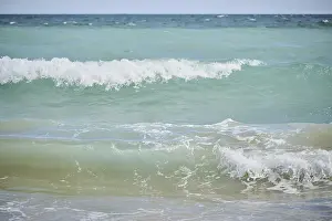 Spanish Coast Stampe: Breaking waves on a sandy beach