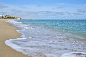 Spanish Coastline Stampe: Breaking waves on a sandy beach