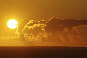 Scottish Evening Atmosphere Stampe: Bright sunset on the horizon with dramatic clouds
