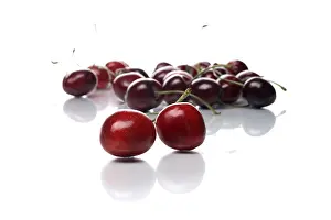 Freshly Sliced Cherries Stampe: Cherries