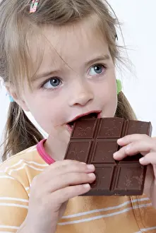 Chocolate Bar Photography Stampe: Child eats chocolate