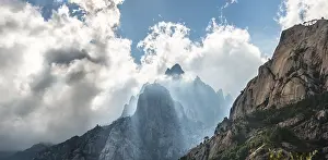 Col De Bavella Stampe: Cliffs in clouds, Col de Bavella