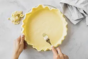 Pastry Detail View Stampe: Close up hands preparing pie