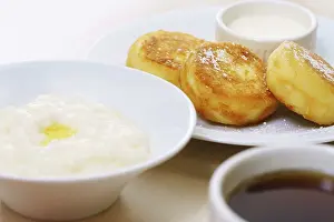 Homemade Breakfast Ideas Stampe: Close-up image of breakfast table