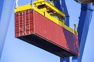 Empty Harbour Scene Stampe: Close-up of the loading of a shipping container