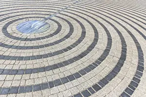 Sacred Building Structure Stampe: Close-up of pavement with concentric pattern