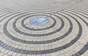 Sacred Building Structure Stampe: Close-up of pavement with concentric pattern