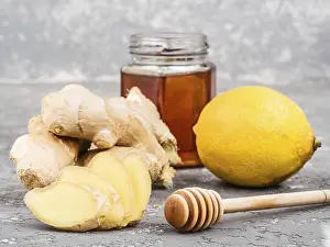 Ginger Root Nutrition Stampe: Close up view of ginger slice, ginger root