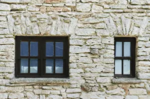 Uninhabited Stonewalls Stampe: Two Closed Window In The Stone Wall