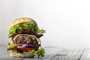 High Calorie Food Photography Stampe: Closeup of a single cheeseburger