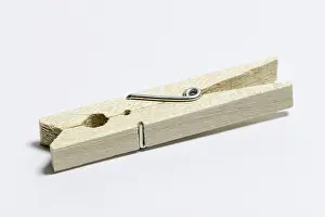 Deserted Laundry Scene Stampe: Clothes peg