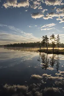 Lapland Sweden Landscape Stampe: Cloud reflection in a forest lake