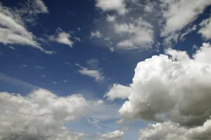 Blue Cloudy Skies Stampe: Clouds