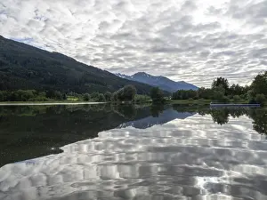 Stampe di Le nuvole sono riflesse nel lago, Gaishorner See, Gaishorn am See, Paltental, Stiria, Austria Immagini Correlate Stampe: Le nuvole sono riflesse nel lago.