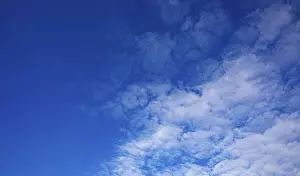 Cirrocumulus Cloud Formation Stampe: Cloudscape of altocumulus clouds