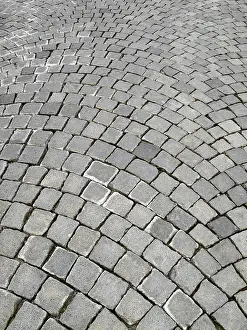 Urban Paving Stone Stampe: A cobblestone texture image