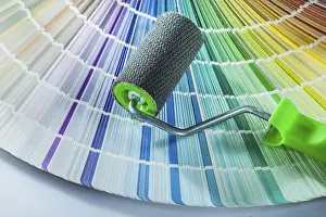 Paint Roller Close Up Stampe: Colour roller Colour pattern on white background