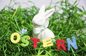 Spring Awakening Decor Stampe: Colourful Easter decoration