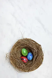 Easter Egg Symbolism Stampe: Colourful Easter eggs in Easter nest