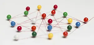 Directional Sign Post Stampe: Colourful pushpins with thread route map