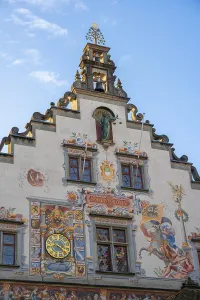 Historic Administrative Building Europe Stampe: Detail of the colourfully painted