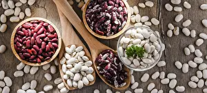 Balanced Diet Compositions Stampe: Composition with dried beans on the table