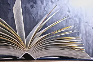 Open Book Composition Stampe: Composition with open book