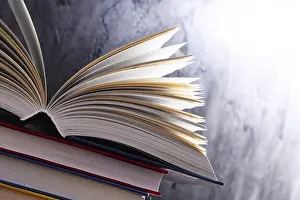Open Book Composition Stampe: Composition with open book