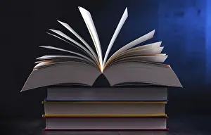 Empty Library Setting Stampe: Composition with open book on the table