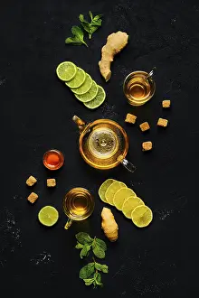 Healthy Beverage Stampe: Composition with tonic drink with ginger