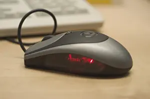 Computer Mouse Stampe: Computer mouse on the desk