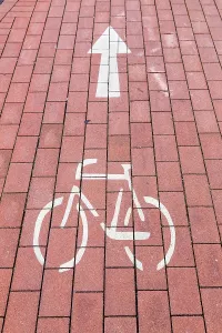 Cycle Path Markings Stampe: Cycle path marking on a pavement