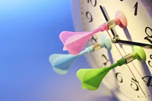 Detailed Studio Photography Stampe: Darts on clock