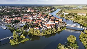 Waterfront Resort Towns Stampe: Default
