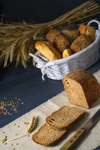 Brown Bread Recipes Stampe: Delicious rye bread on the table