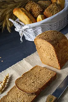 Brown Bread Recipes Stampe: Delicious rye bread on the table