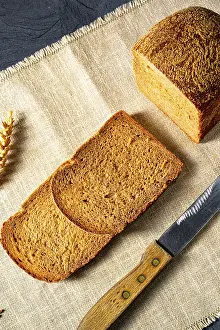 Brown Bread Recipes Stampe: Delicious rye bread on the table