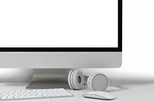 Office Work Setup Stampe: Desktop computer isolated on a white background