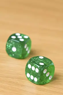 Studio Shot Dice Stampe: Dice on a table, two and five