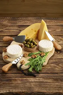 Brie Cheese Stampe: Different types of cheeses, brie
