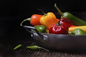 Sweet Pepper Nutrition Facts Stampe: Different types of peppers in shell, Germany