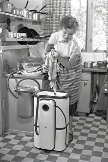 Cleanliness And Tidiness Stampe: Doing the laundry in the 1950s