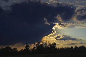 Sunset Landscape Photography Stampe: Dramatic cloud formations at sunset