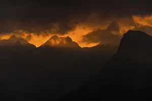 Sunrise In Tyrol Austria Stampe: Dramatic clouds above Lechtal mountains