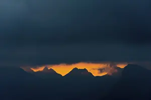 High Mountain Range View Stampe: Dramatic clouds above Lechtal mountains