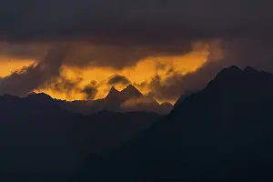 Sunrise In Austria Stampe: Dramatic clouds above Lechtal mountains